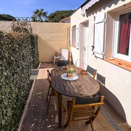 Reve D'azur En Bord De A La Nartelle Avec Piscine Dans La Residence, Terrasse, Bbq, 2 2 Sdb De 35m2 Draps Inclus Holiday home