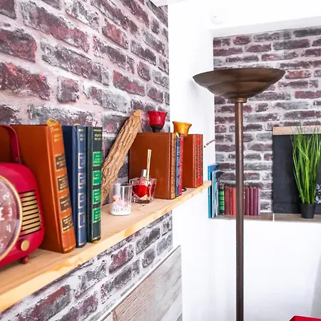 Holiday home T3 De 35m2, A Pied, Piscine Partagee, Bbq, Parking, Wifi, 2 2 Salles De Bain, Le Reve D'azur *