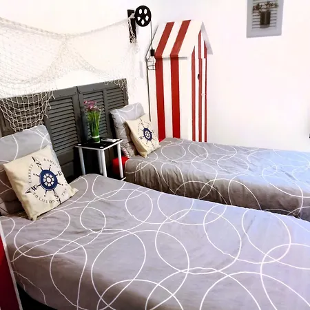 Reve D'azur En Bord De A La Nartelle Avec Piscine Dans La Residence, Terrasse, Bbq, 2 2 Sdb De 35m2 Draps Inclus *