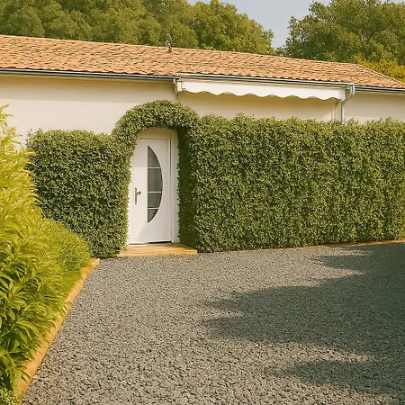 Reve D'azur En Bord De A La Nartelle Avec Piscine Dans La Residence, Terrasse, Bbq, 2 2 Sdb De 35m2 Draps Inclus