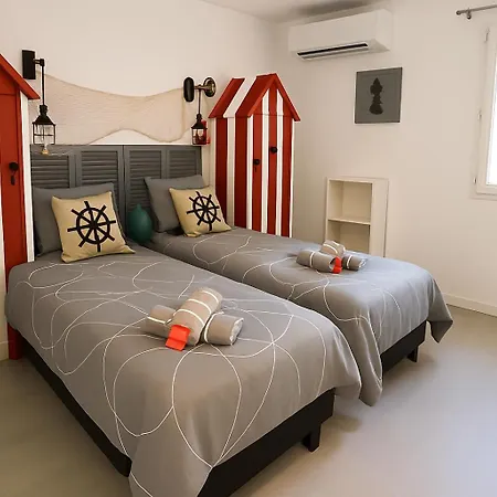 Reve D'azur En Bord De A La Nartelle Avec Piscine Dans La Residence, Terrasse, Bbq, 2 2 Sdb De 35m2 Draps Inclus Holiday home