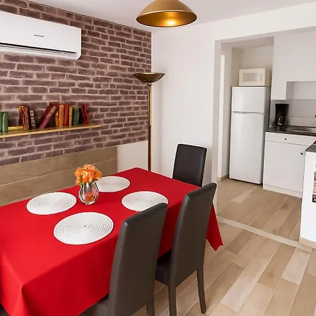 Reve D'azur En Bord De A La Nartelle Avec Piscine Dans La Residence, Terrasse, Bbq, 2 2 Sdb De 35m2 Draps Inclus *